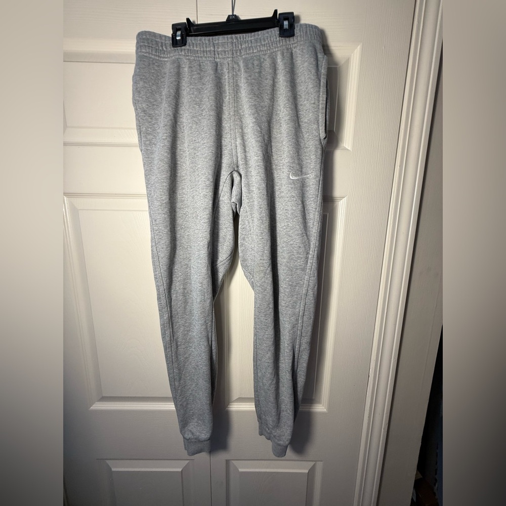 Nike Men’s‎ Gray Joggers Sweatpants